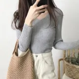 브이넥 니트티 골지 긴팔 티셔츠 슬림핏 여성 상의 데일리룩