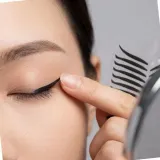 패션 눈매 아이라이너 연출