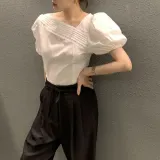 여성 여름 하객룩 언발 옆지퍼 사선넥 퍼프 블라우스