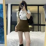 화이트 반팔 퍼프 블라우스 브라운 레이스 멜빵치마
