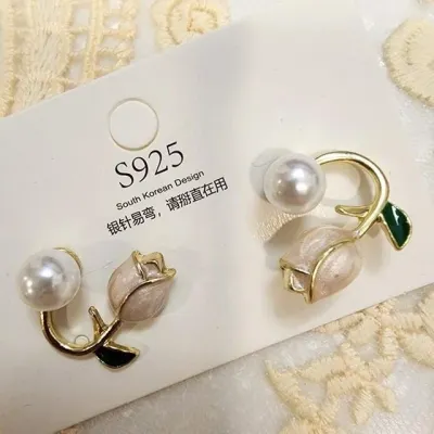 단아한 튤립 포인트 진주 귀걸이 악세사리