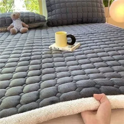 벨벳 침대 패드 따뜻한 침대 패드 극세사 보온 매트리스 겨울 푹신한 두꺼운 싱글 온수 커버