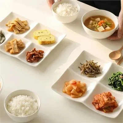 사각 나눔 접시 도자기 나눔 접시 정사각 개인 플레이팅 반찬 식기 다용도