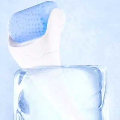 마사러 냉찜질 근육통완화 마사지기구 페이스롤러