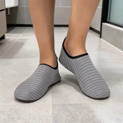 남성 아쿠아슈즈 경량 워터슈즈 물놀이 계곡 바캉스 휴가용 2컬러