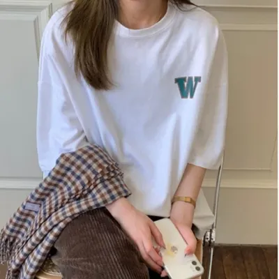 W 레터링 7부 오버핏 박스티 반팔 티셔츠 페미닌룩 데일리룩