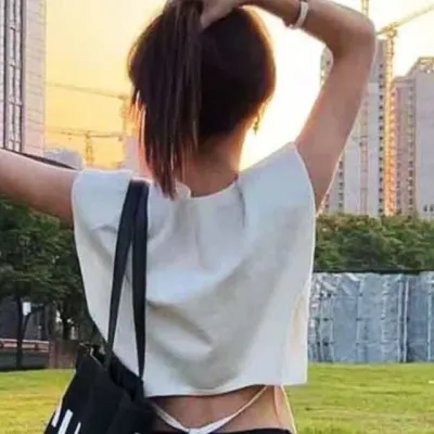 모던 민소매 허리끈 포인트 셔츠 아이보리 티셔츠 잇백잇슈 여자