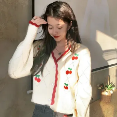 앵두 크롭 가디건 봄 귀여운 카디건