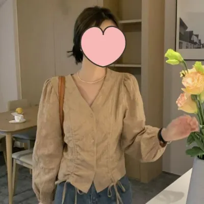 베이지 셔츠 주름 스트링 브이넥 셔링 블라우스 스타일하우스 데일리룩 기본티