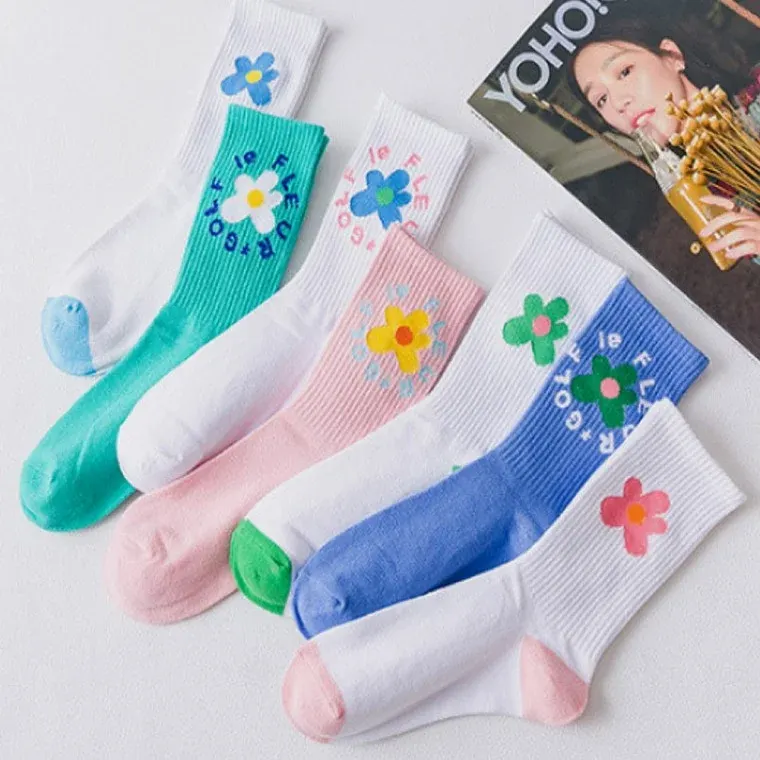 준캡 여성 여자 성인 학생 빅플라워 중목양말