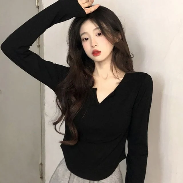 긴팔 크롭 티셔츠 V넥 슬림핏 여성 상의