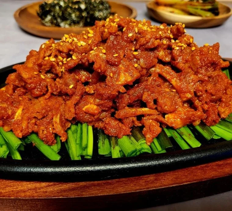 봉이닭짱 국내산 매콤오돌뼈 300g 오도독뼈 직화 캠핑음식 밀키트 혼술 야식